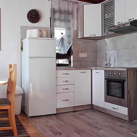 別荘 House With A Parking Space Lokve, Gorski Kotar - 18226 デルニツェ